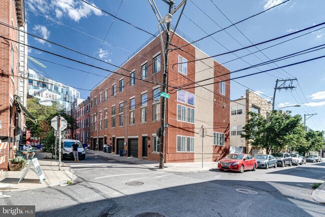 Building Photo - 228 W George St