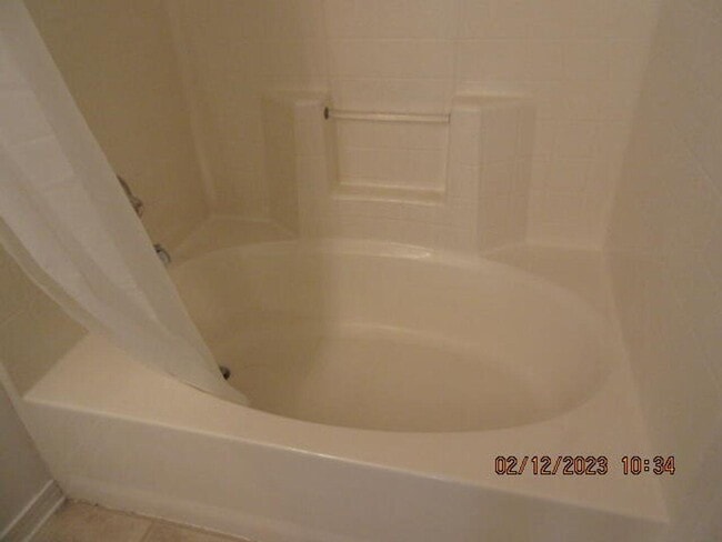 Building Photo - 2025 Catline Cir