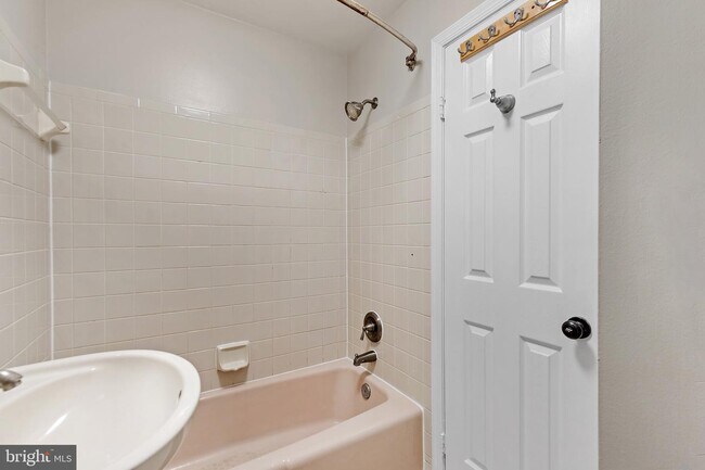 Building Photo - 9106 Suede Ct