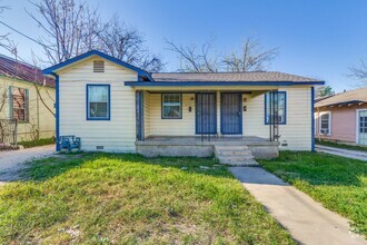 Building Photo - Porter St Duplex