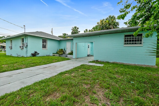 Building Photo - 626 Magnolia Ave