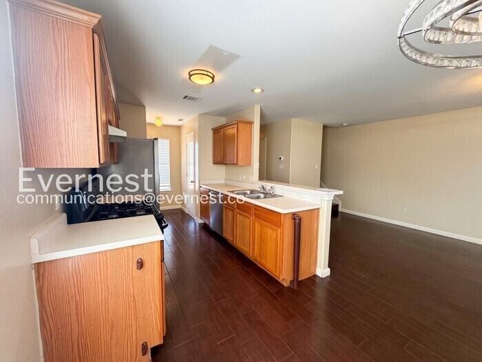 Building Photo - 2875 Southampton Way