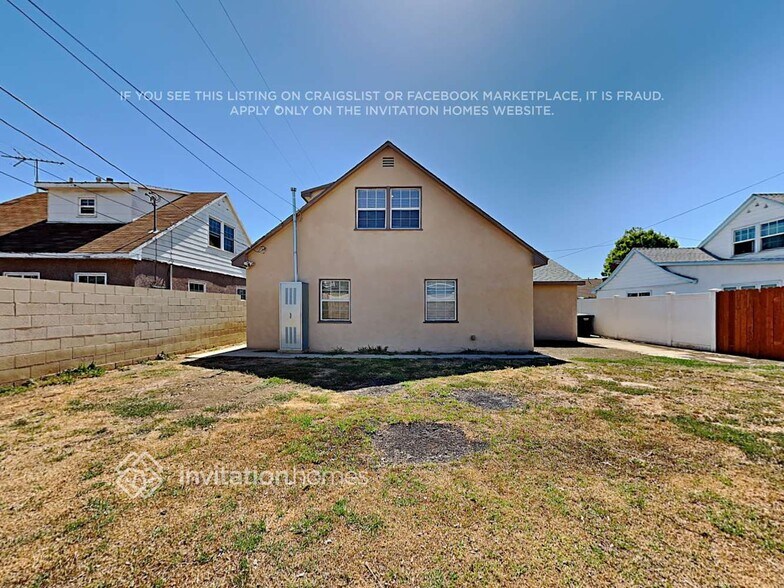 Building Photo - 12807 Woodridge Ave