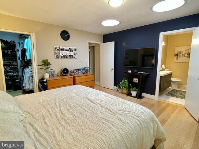 Building Photo - 11302 Gatesborough Ln