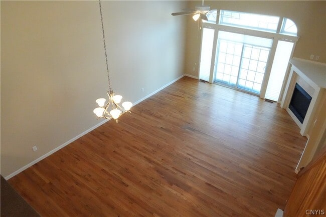 Building Photo - 5086 Minuteman Ln