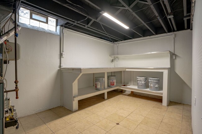 Building Photo - 3 Bedroom Ranch - $2650