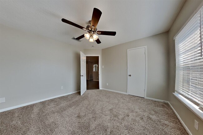 Building Photo - 12618 Duchess Ln