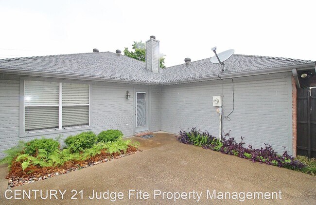 Building Photo - 3 br, 2 bath House - 1702 Straus Road