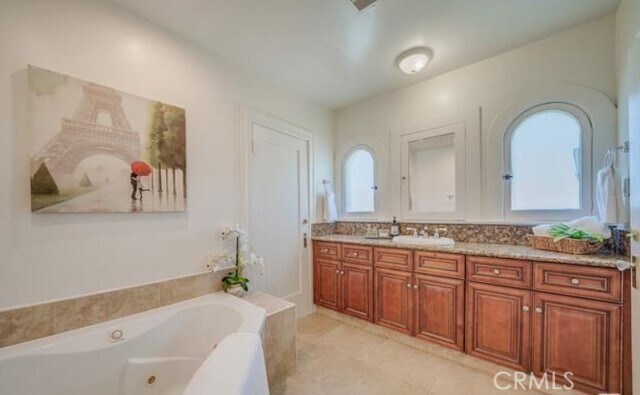 Building Photo - 1231 S St Andrews Pl