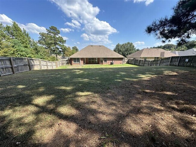 Building Photo - 2305 Haverhill Dr