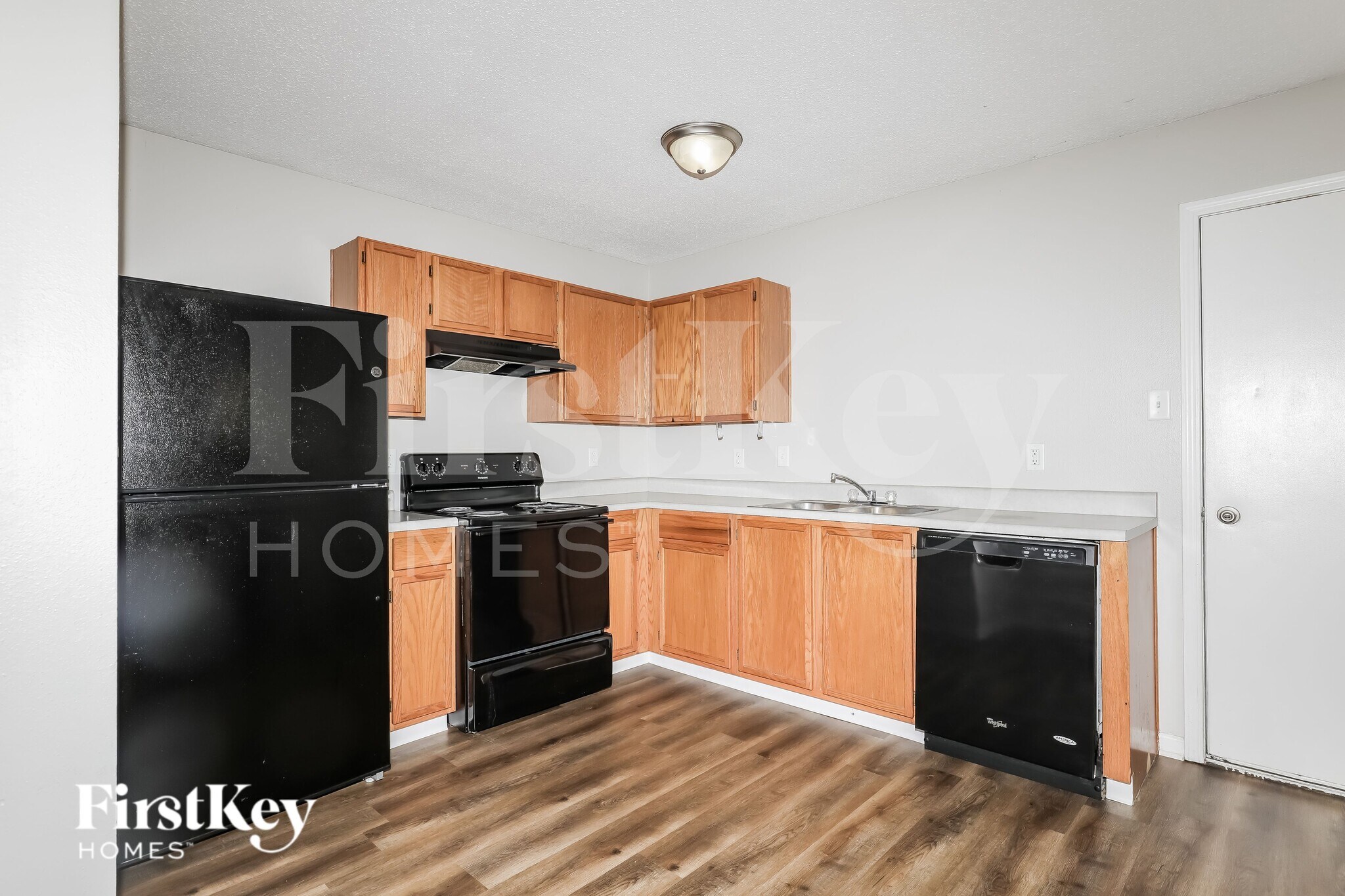 Building Photo - 10605 Glenayr Dr