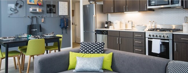 Building Photo - 167 W Superior St