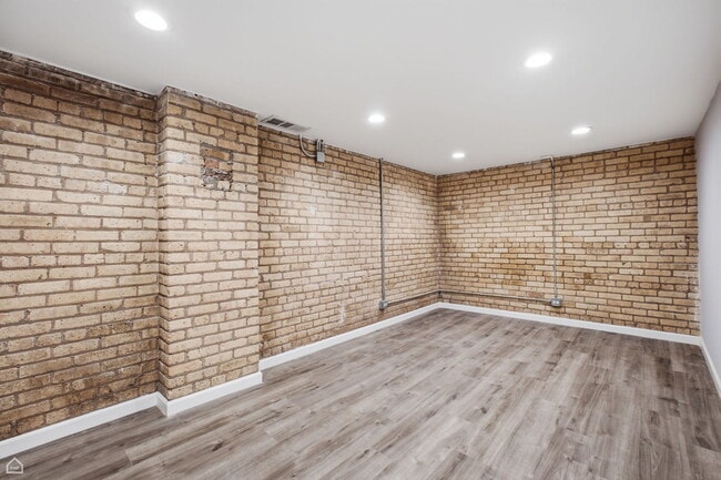 Building Photo - 1742 N Mozart St