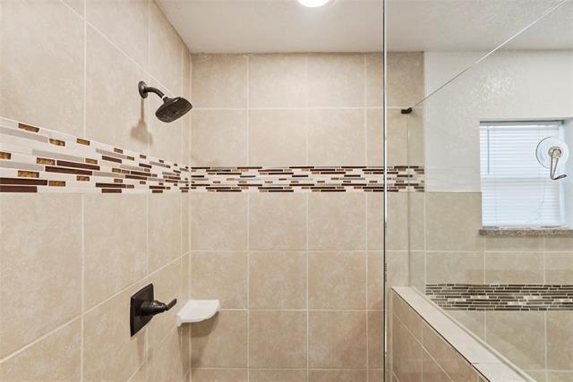 Building Photo - 750 S Valentine Dr