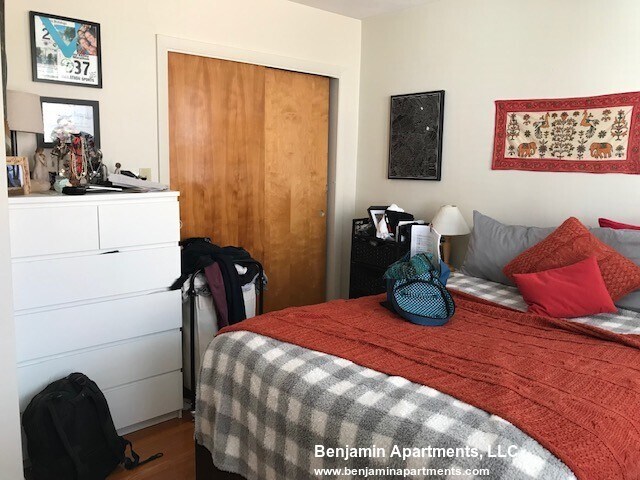 Building Photo - 316 Tappan St