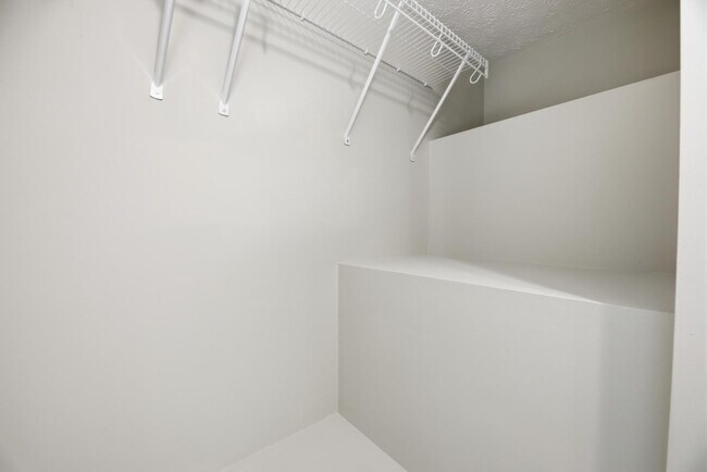 Building Photo - 106 Hewes St