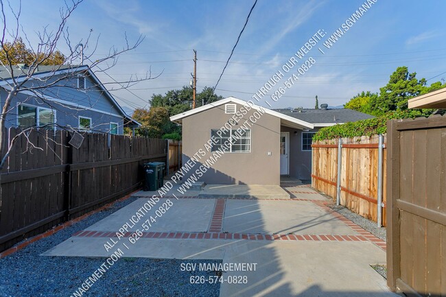 Building Photo - wal806