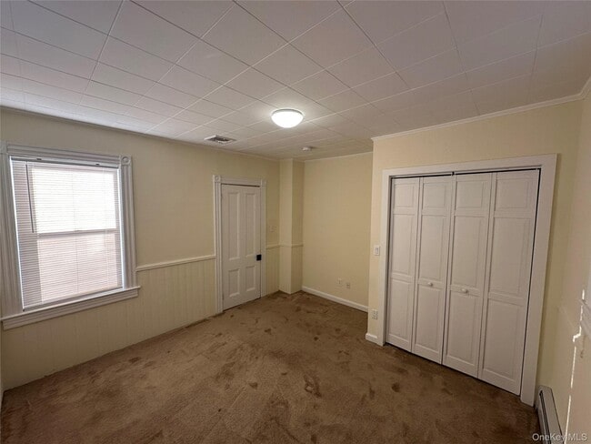 Building Photo - 18 W Maple Ave