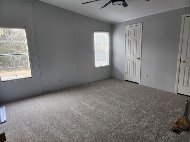 Building Photo - 384 McKay Dr