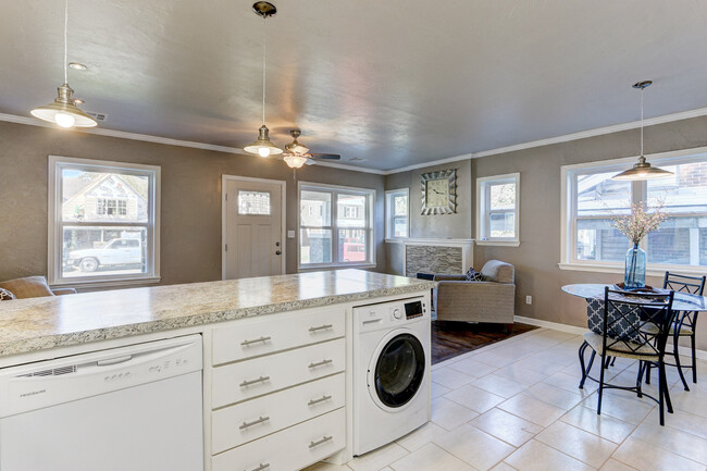 Building Photo - Cozy 1-Bedroom Duplex in Oklahoma City - C...