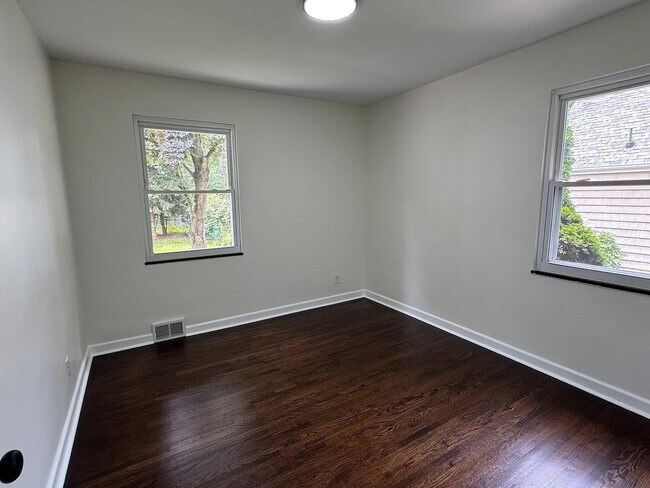 Building Photo - 95 Deland Ave