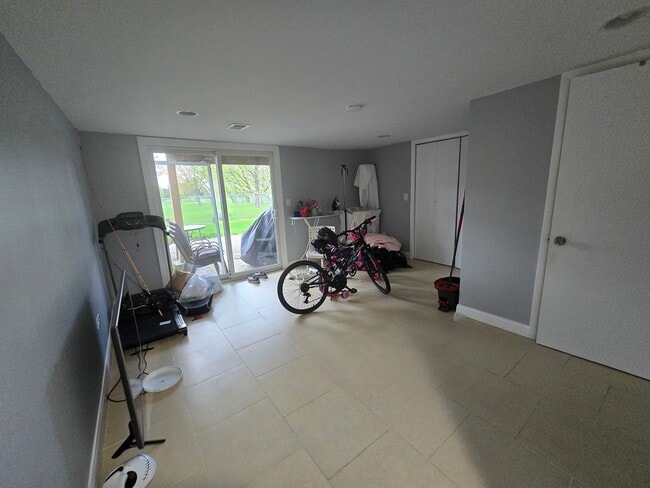 Building Photo - 935 Banbury Ct