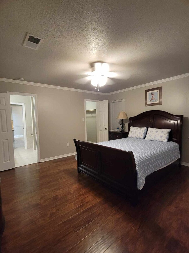 Building Photo - Beautiful Biloxi 3/2 fully furnished TDY!