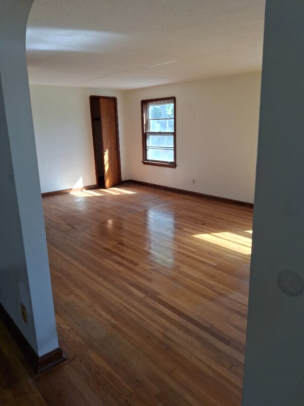 Building Photo - 140 Eastern Heights Blvd
