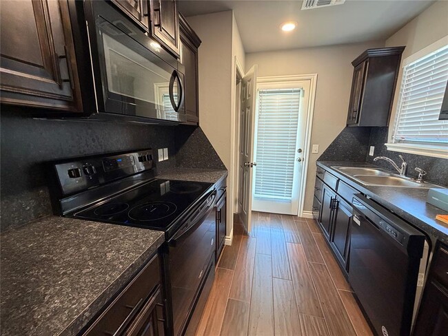 Building Photo - 15717 Caney Dr