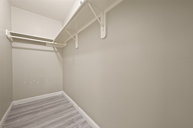 Building Photo - 12819 Wisteria Park Dr