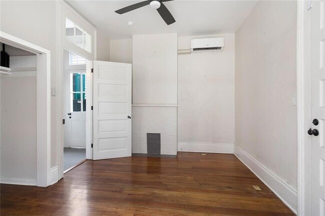 Building Photo - 1300 Chartres St