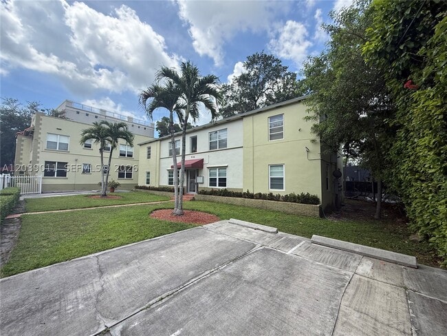 Building Photo - 426 NE 77th Street Rd