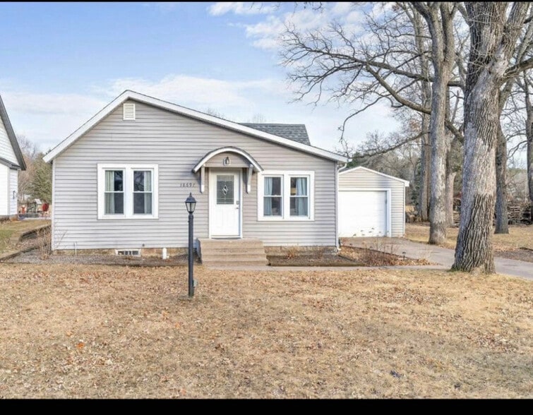 Building Photo - 38697 4th Ave