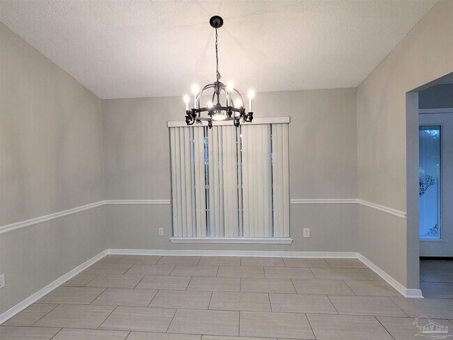 Building Photo - 1909 Southwind Cir