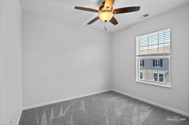 Building Photo - 189 Lakeshore Dr