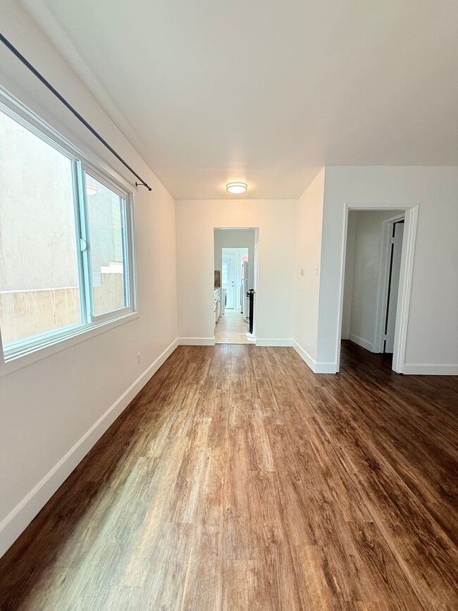 Building Photo - Prospect