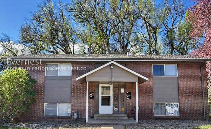 Building Photo - 1305 Burton Ct