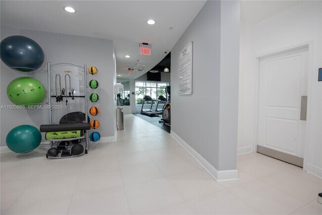 Building Photo - 1250 S Miami Ave