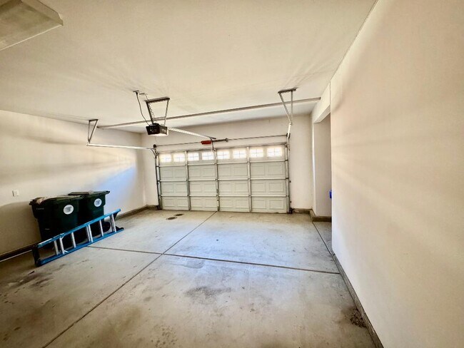 Building Photo - 1126 Usha Ln