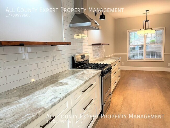 Building Photo - 1635 River Oak Dr