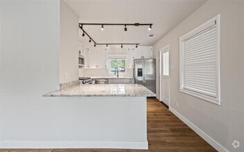 Building Photo - 1309 Suffolk Dr
