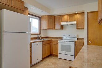 Building Photo - Federal Way Rambler