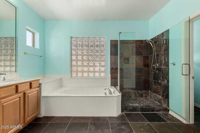 Building Photo - 10573 E Sheena Dr