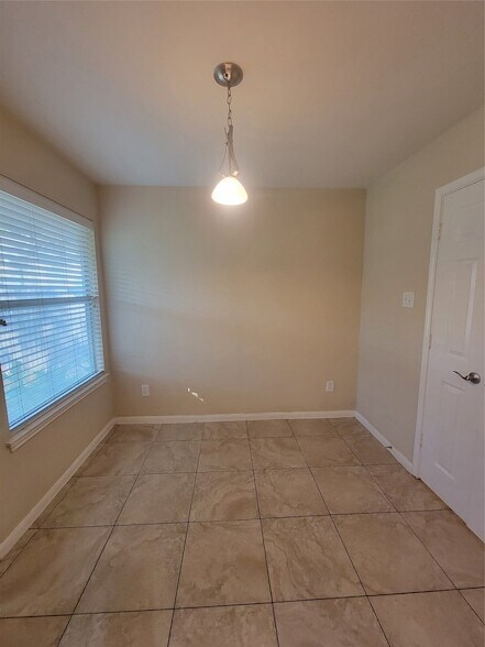 Building Photo - 2414 Gwenfair Dr