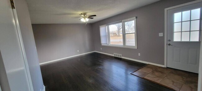 Building Photo - 629 S Troost St