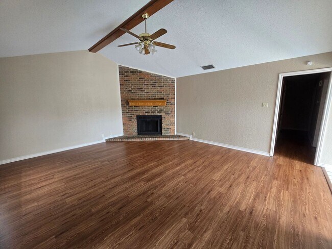 Building Photo - 1507 Lindsey Ln