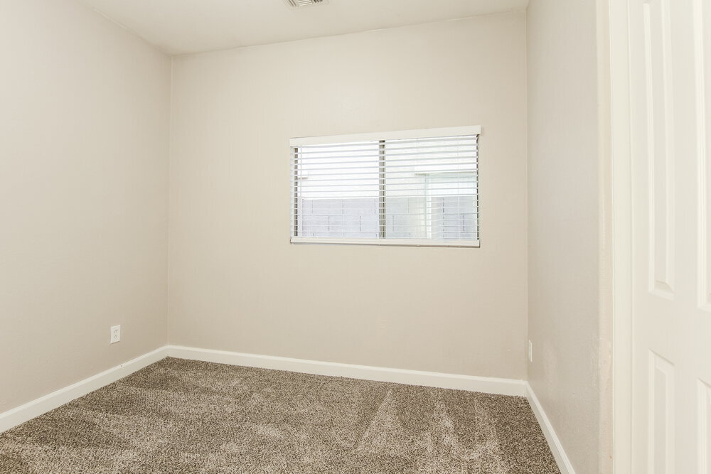 Building Photo - 2611 W Bloch Rd