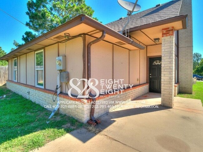 Building Photo - Roommates Not Working Out? 4 Bed/2 Bath Home Near OU Campus Available NOW! (Not Preleasing for 2027)