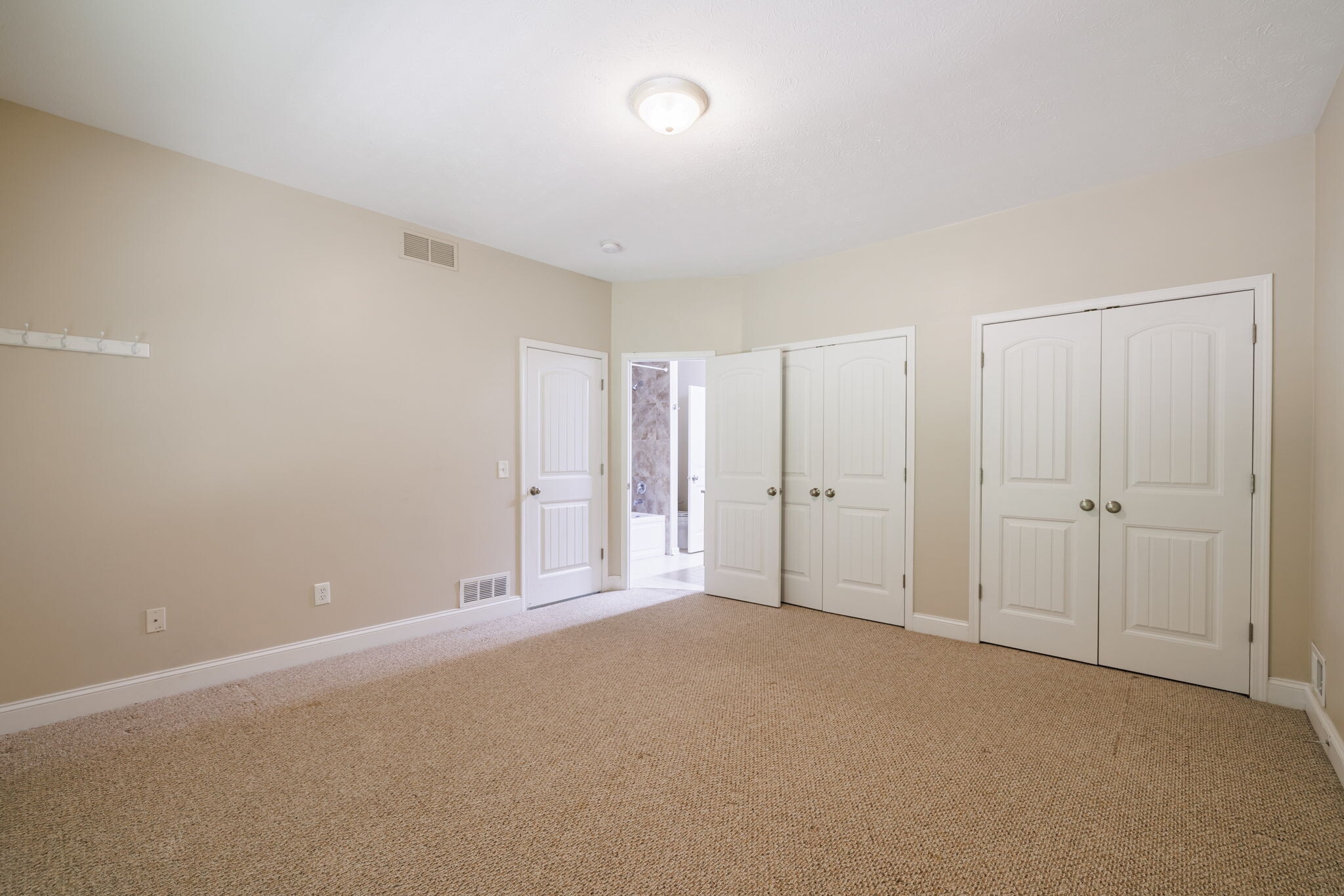 Building Photo - 148 Fenton Rd