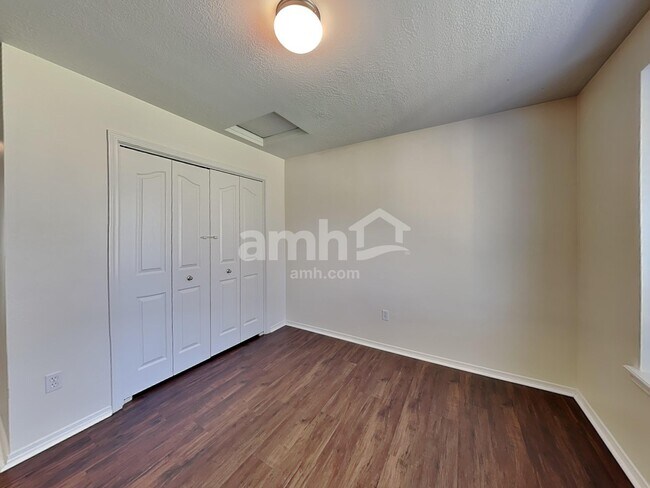 Building Photo - 11324 W Blake Dr